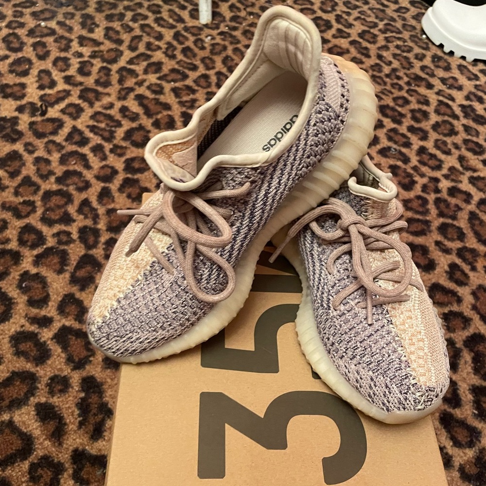 Yeezy Sneakers Size 5